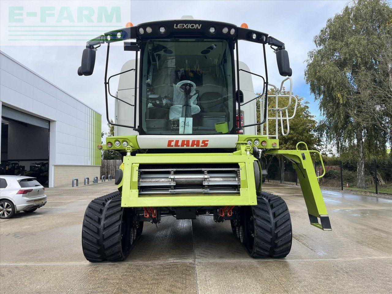 CLAAS LEXION 770 TT - Kombájn: 2 kép. CLAAS LEXION 770 TT - Kombájn: 2 kép.
