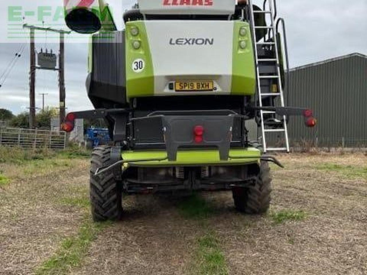 CLAAS LEXION 770 TT - Kombájn: 4 kép. CLAAS LEXION 770 TT - Kombájn: 4 kép.