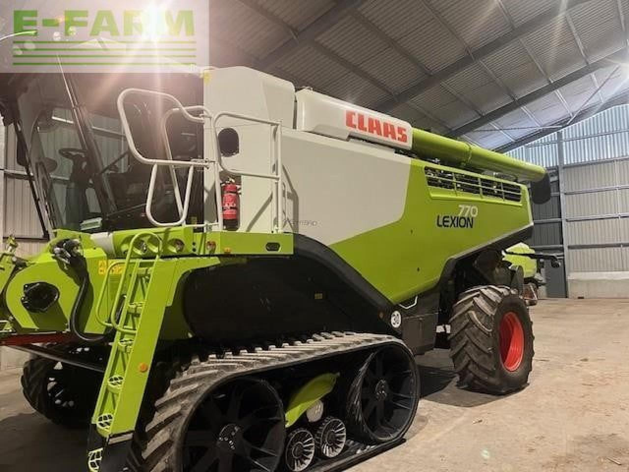 CLAAS LEXION 770 TT - Kombájn: 1 kép. CLAAS LEXION 770 TT - Kombájn: 1 kép.