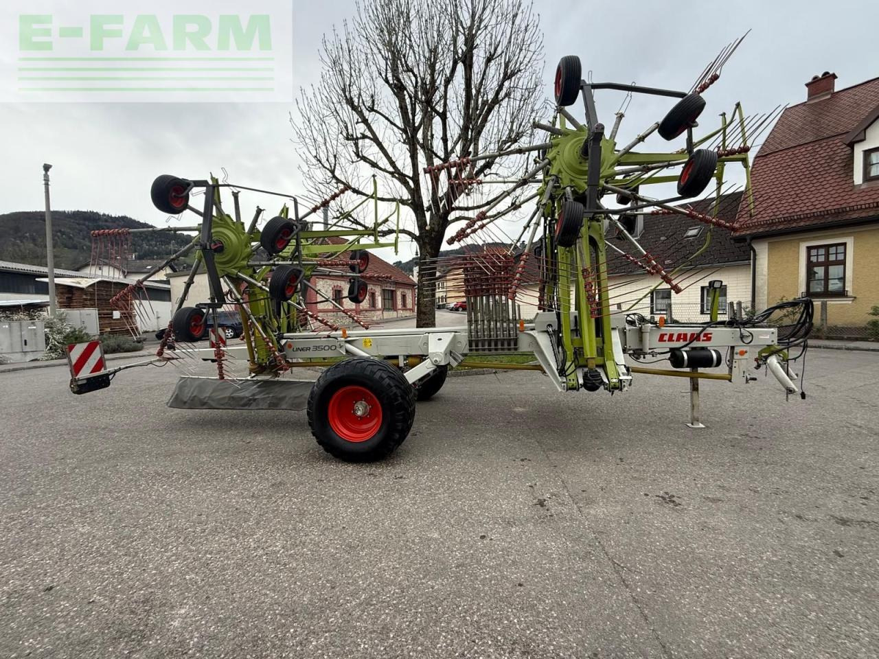 CLAAS LINER 3500HHV DL 500-2 - Szénaforgató: 5 kép. CLAAS LINER 3500HHV DL 500-2 - Szénaforgató: 5 kép.