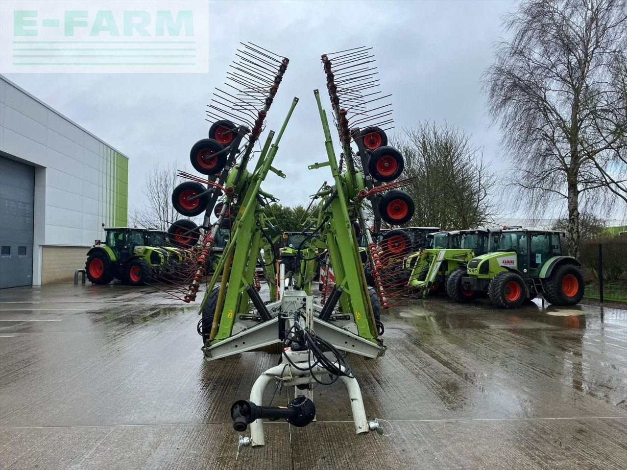 CLAAS LINER 3600 - Szénaforgató: 2 kép. CLAAS LINER 3600 - Szénaforgató: 2 kép.