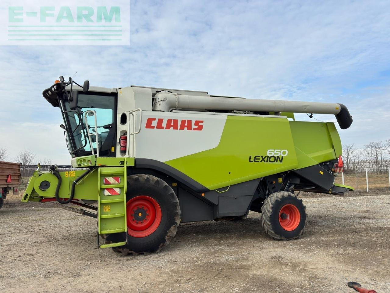 CLAAS Lexion 650 - Kombájn: 2 kép. CLAAS Lexion 650 - Kombájn: 2 kép.