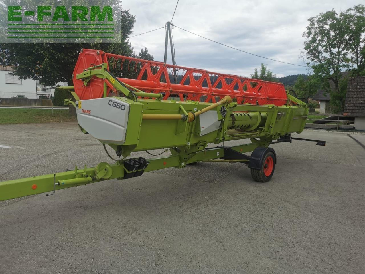 CLAAS - Kombájn adapter: 1 kép. CLAAS - Kombájn adapter: 1 kép.