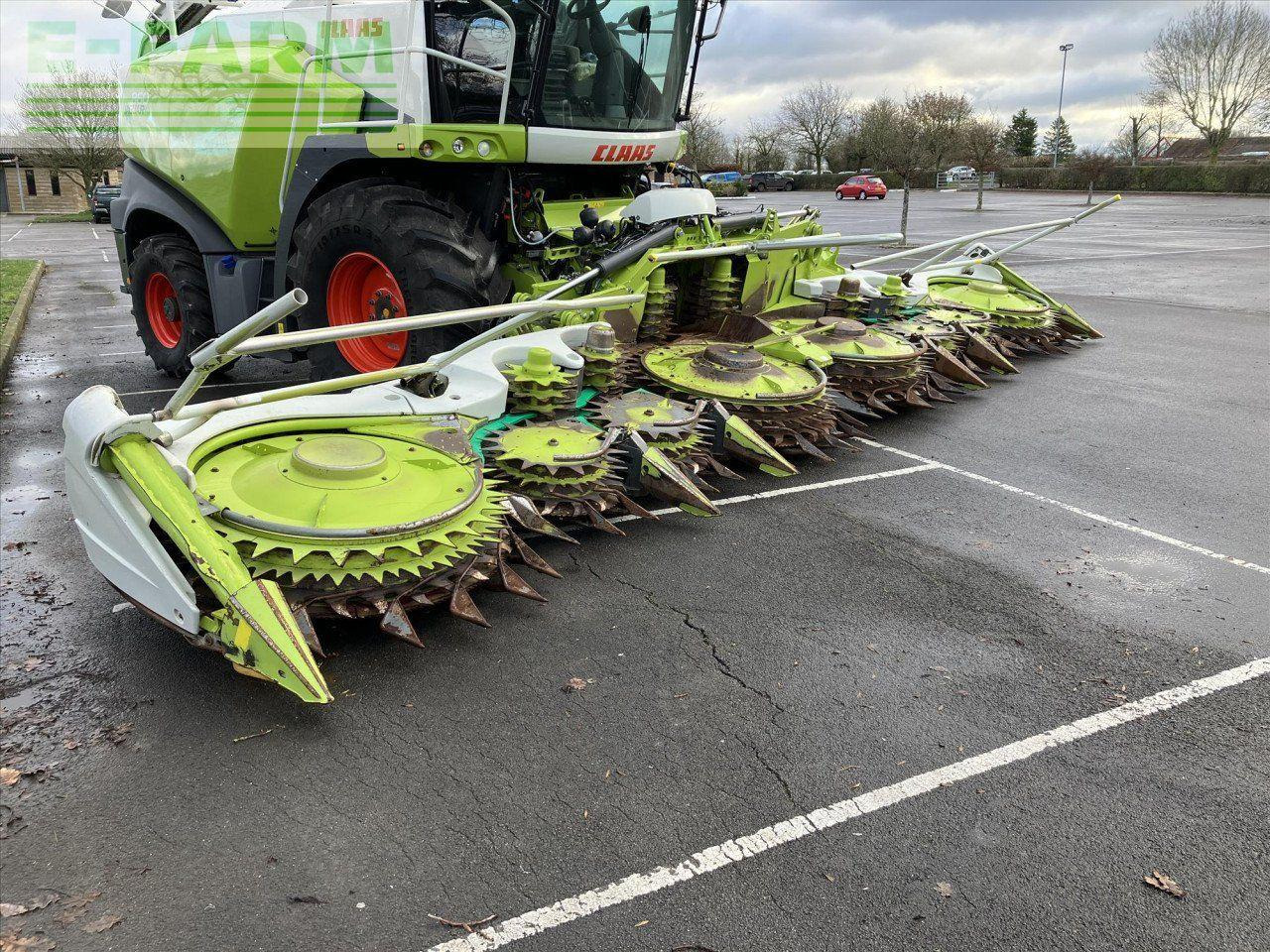 CLAAS ORBIS 900 - Önjáró szecskázógép: 1 kép. CLAAS ORBIS 900 - Önjáró szecskázógép: 1 kép.