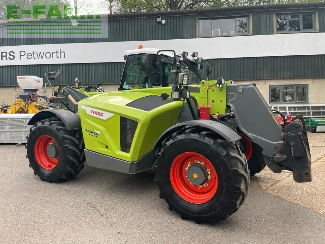 CLAAS SCORPION 746 - Teleszkópos rakodó: 1 kép. CLAAS SCORPION 746 - Teleszkópos rakodó: 1 kép.