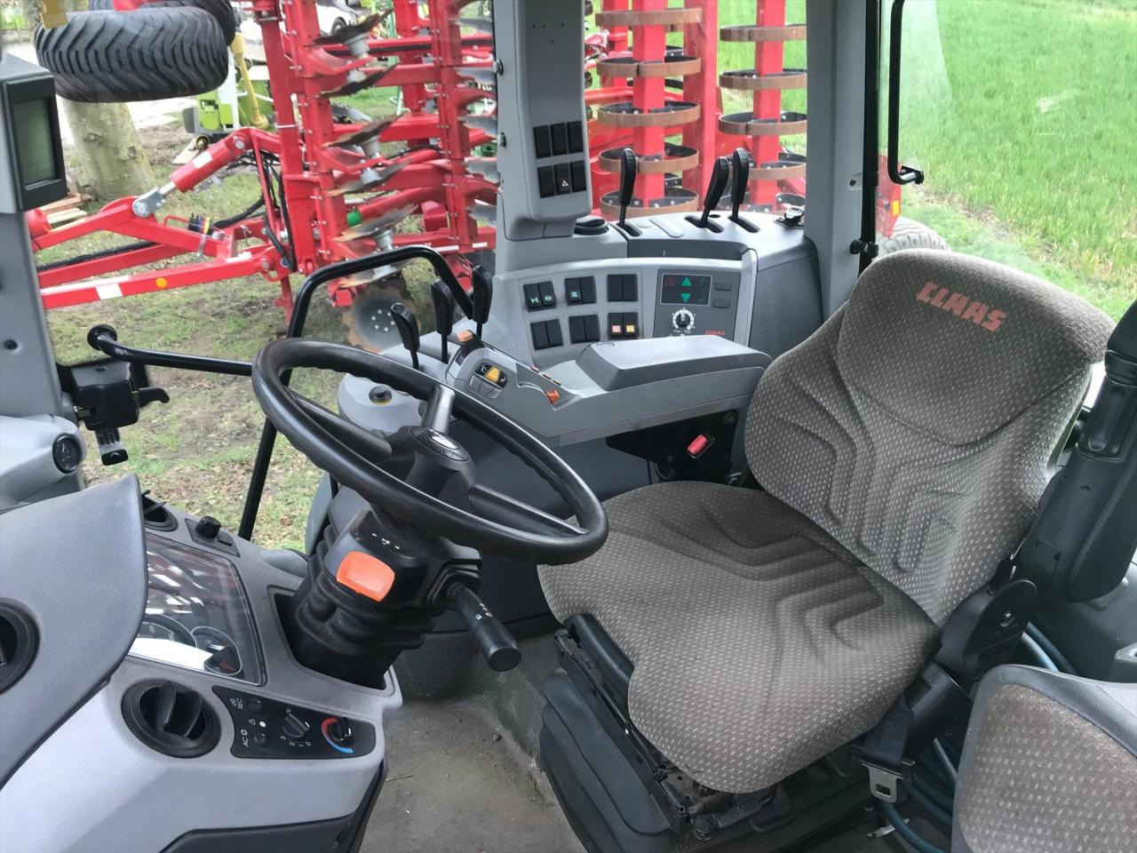 Kombájn CLAAS TRION 530: 14 kép.