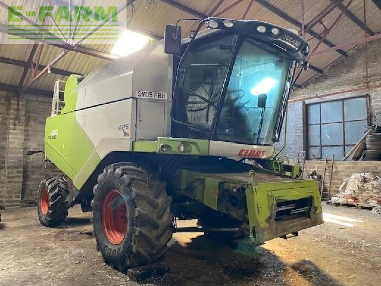 CLAAS TUCANO 430 - Kombájn: 1 kép. CLAAS TUCANO 430 - Kombájn: 1 kép.