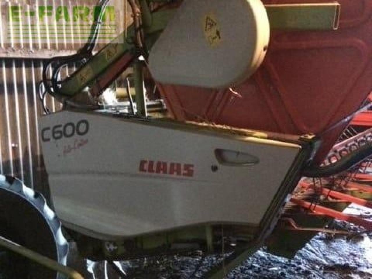 CLAAS TUCANO 430 - Kombájn: 4 kép. CLAAS TUCANO 430 - Kombájn: 4 kép.
