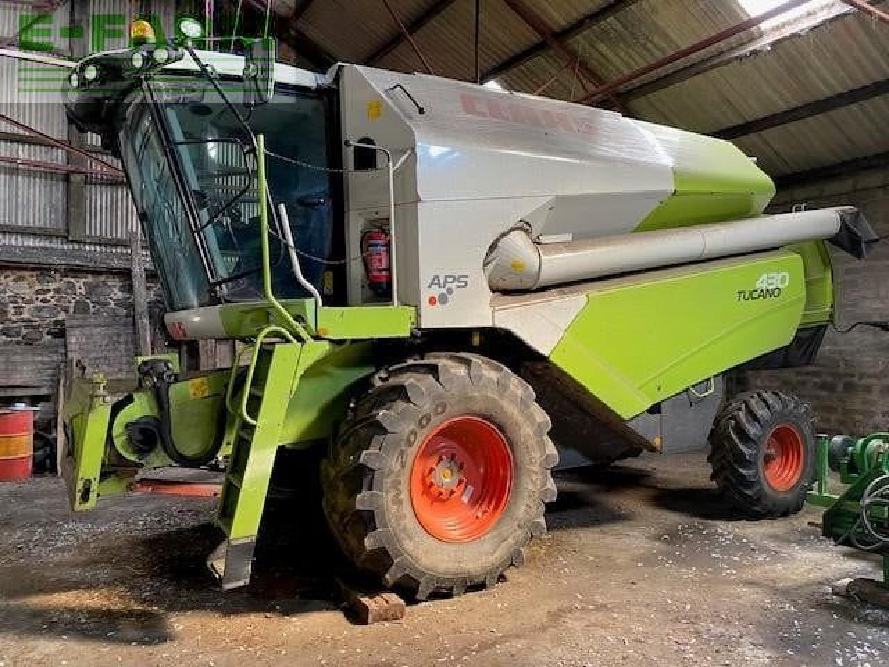 CLAAS TUCANO 430 - Kombájn: 5 kép. CLAAS TUCANO 430 - Kombájn: 5 kép.