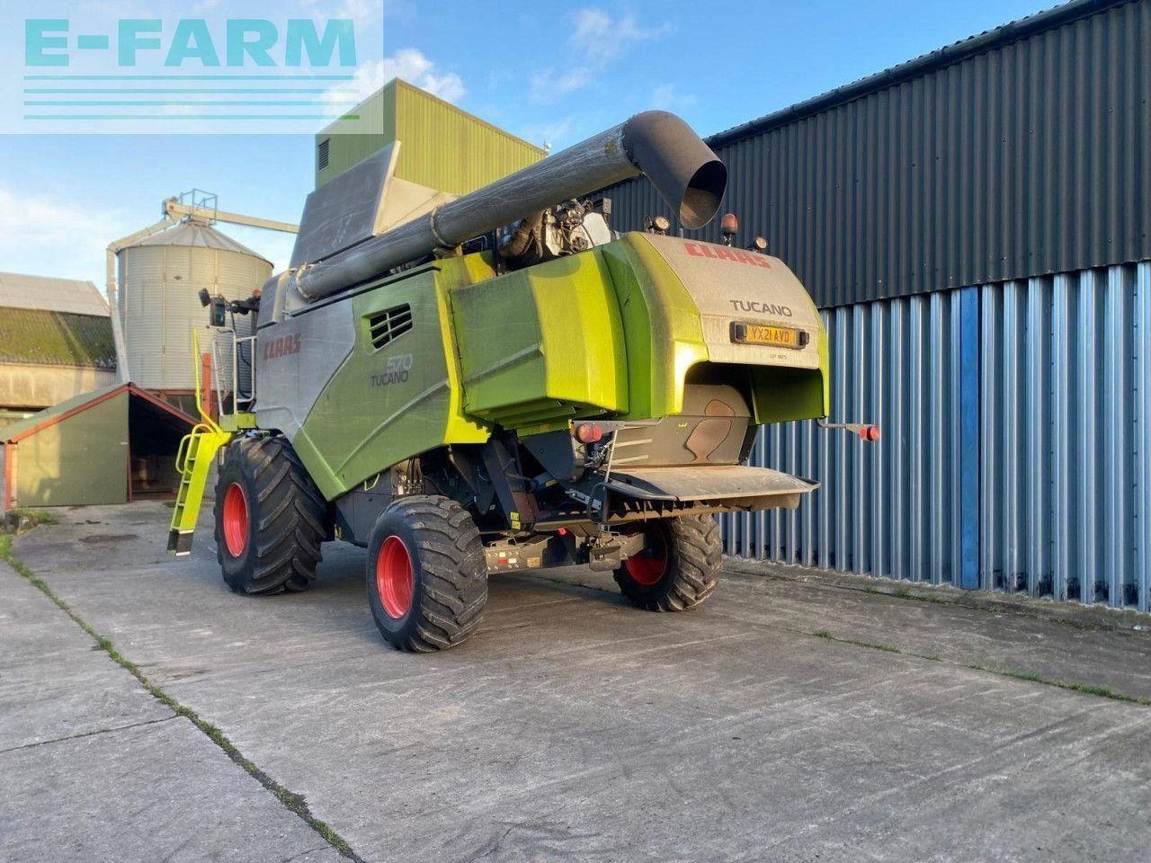 CLAAS TUCANO 570 - Kombájn: 2 kép. CLAAS TUCANO 570 - Kombájn: 2 kép.