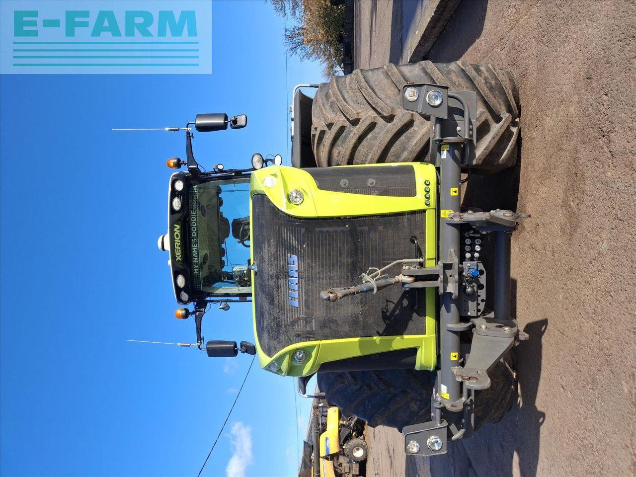 CLAAS XERION 5000 - Traktor: 2 kép. CLAAS XERION 5000 - Traktor: 2 kép.