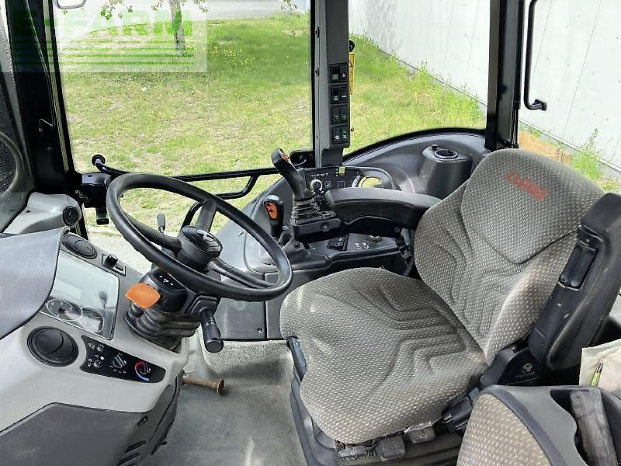 CLAAS arion 420 cis mit fl mx u10 - Traktor: 5 kép. CLAAS arion 420 cis mit fl mx u10 - Traktor: 5 kép.