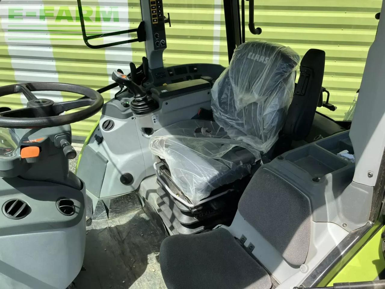 CLAAS arion 430 panoramic + fl 100 c - Traktor: 3 kép. CLAAS arion 430 panoramic + fl 100 c - Traktor: 3 kép.