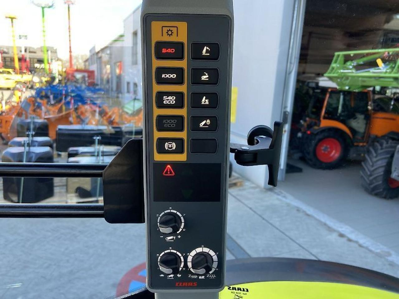 Traktor CLAAS arion 450 stage v (cis) CIS: 13 kép.