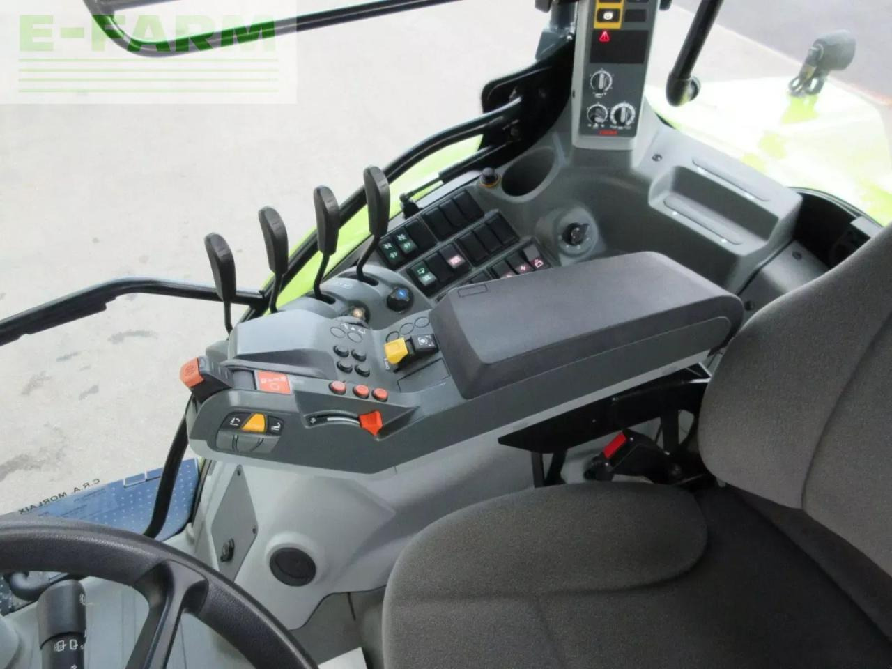 CLAAS arion 530 cis t4i CIS - Traktor: 2 kép. CLAAS arion 530 cis t4i CIS - Traktor: 2 kép.