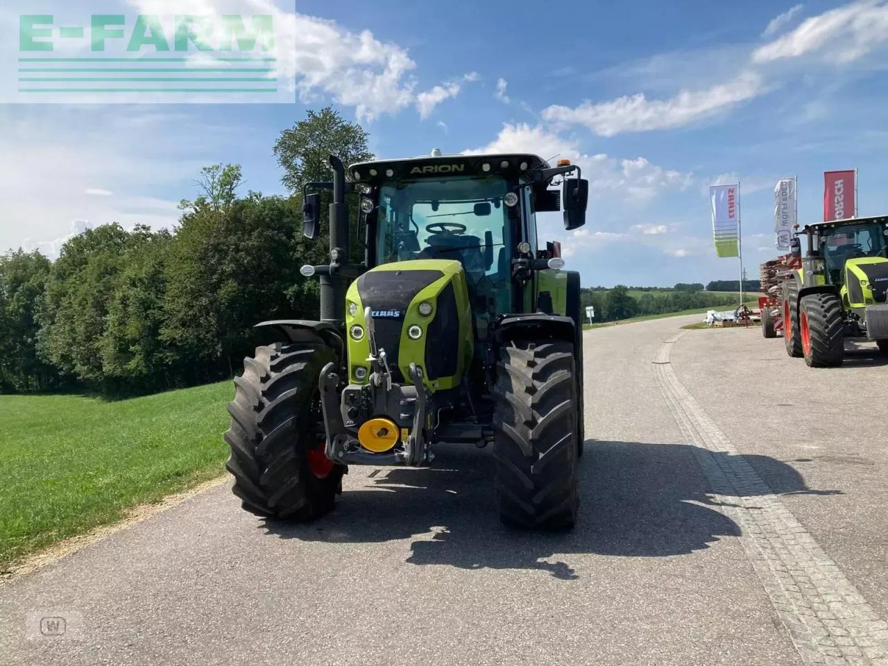 CLAAS arion 530 cmatic - Traktor: 2 kép. CLAAS arion 530 cmatic - Traktor: 2 kép.