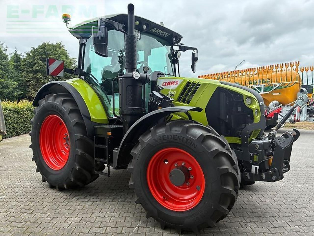 CLAAS arion 550 cmatic - Traktor: 4 kép. CLAAS arion 550 cmatic - Traktor: 4 kép.