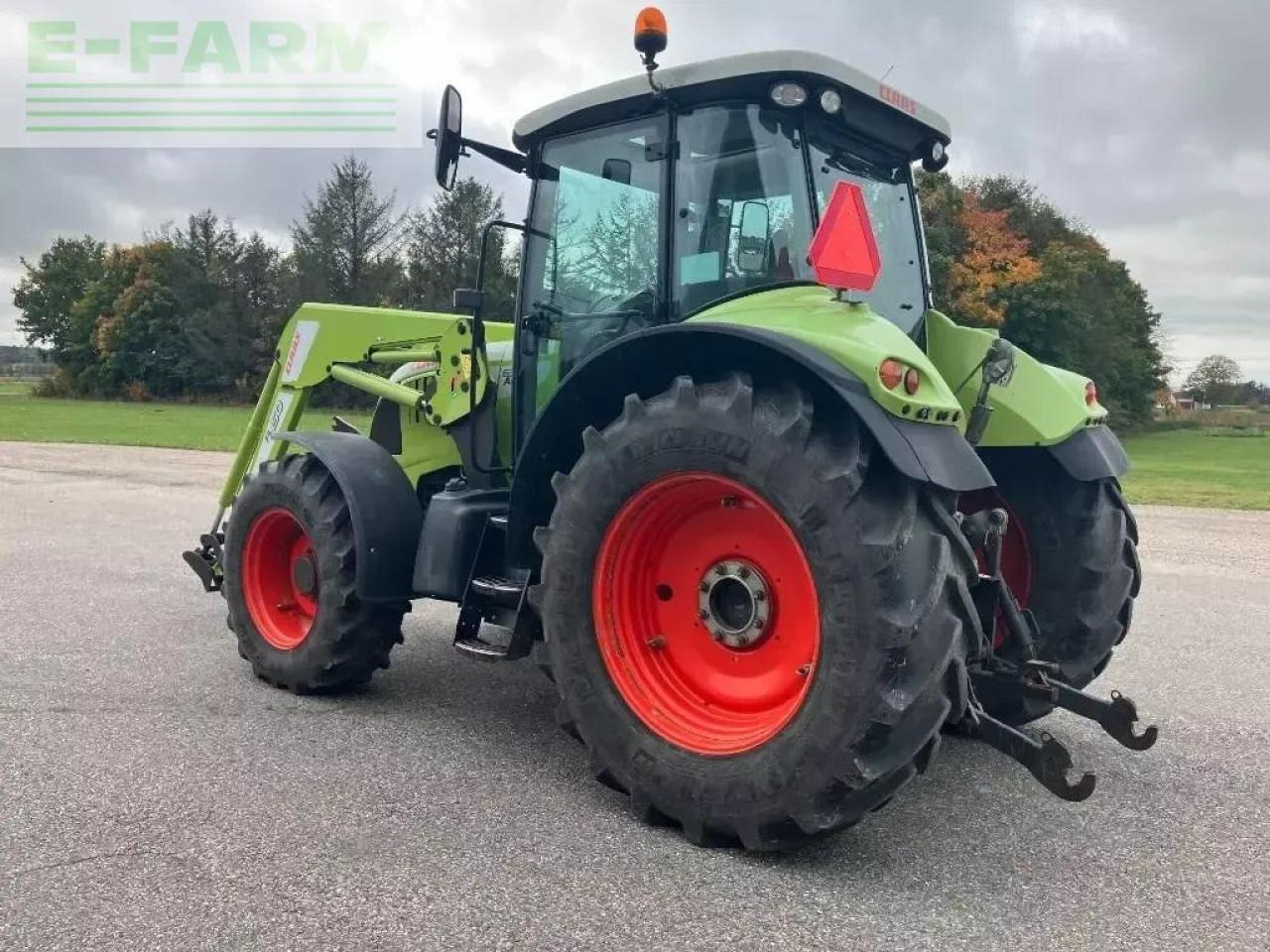 CLAAS arion 630 c C - Traktor: 2 kép. CLAAS arion 630 c C - Traktor: 2 kép.