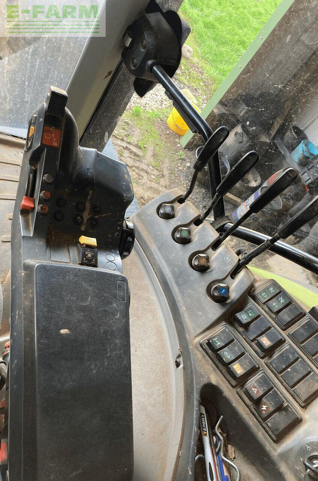 CLAAS arion 640 - Traktor: 2 kép. CLAAS arion 640 - Traktor: 2 kép.