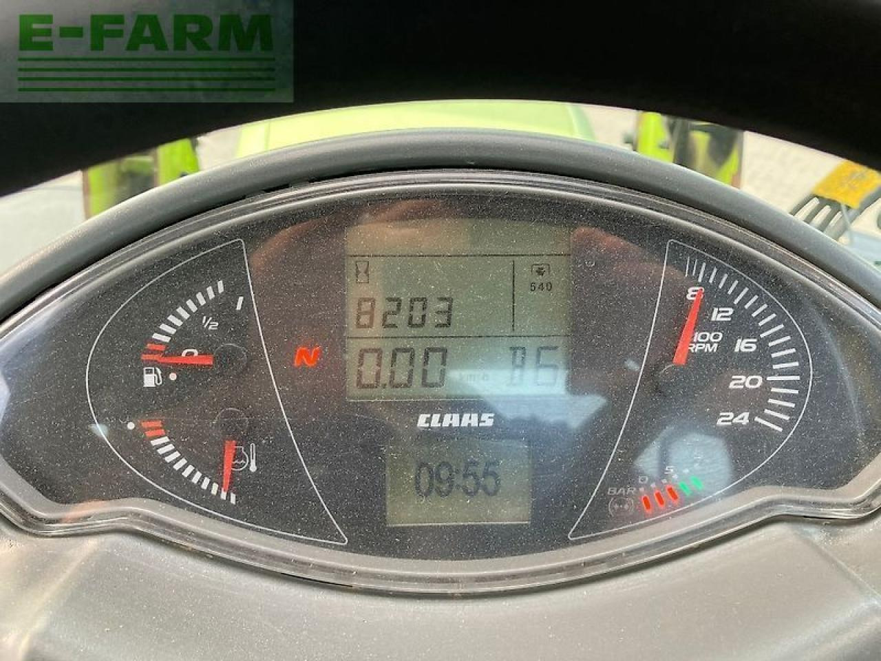 CLAAS arion 640 cis hexashift CIS - Traktor: 2 kép. CLAAS arion 640 cis hexashift CIS - Traktor: 2 kép.