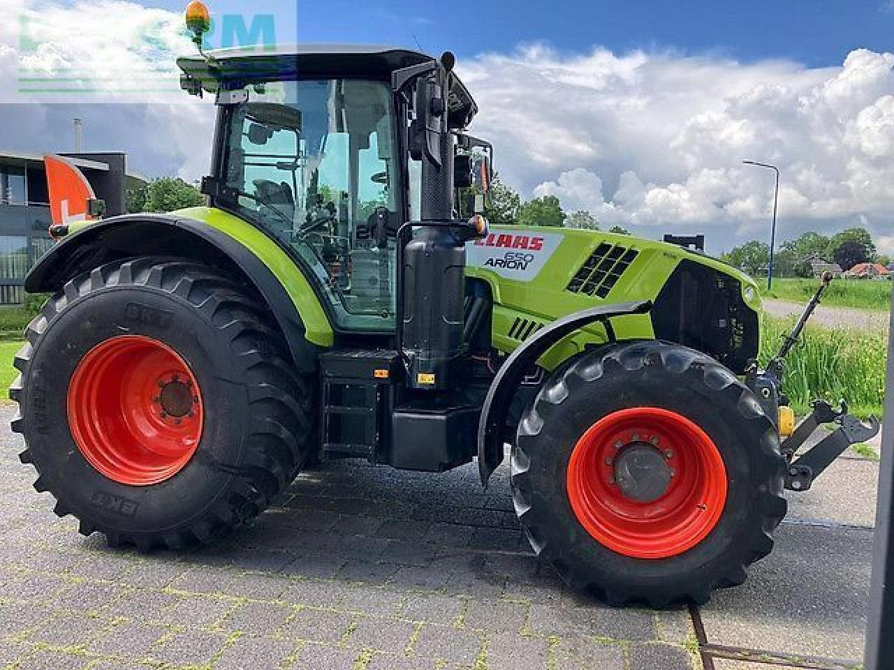 CLAAS arion 650 cis+ hexashift HEXASHIFT CIS+ - Traktor: 5 kép. CLAAS arion 650 cis+ hexashift HEXASHIFT CIS+ - Traktor: 5 kép.