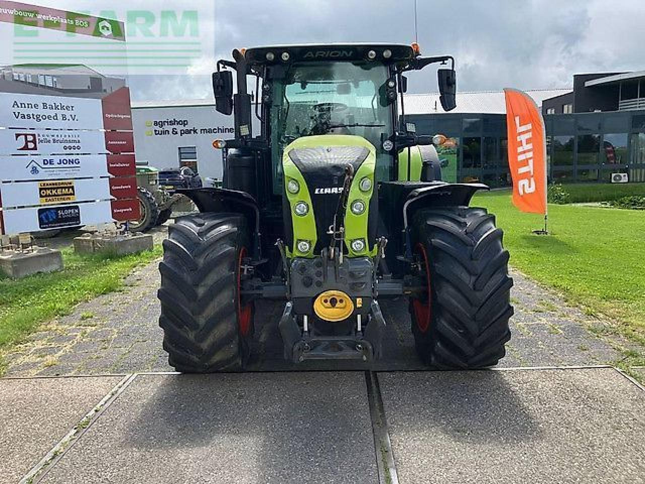 CLAAS arion 650 cis+ hexashift HEXASHIFT CIS+ - Traktor: 2 kép. CLAAS arion 650 cis+ hexashift HEXASHIFT CIS+ - Traktor: 2 kép.