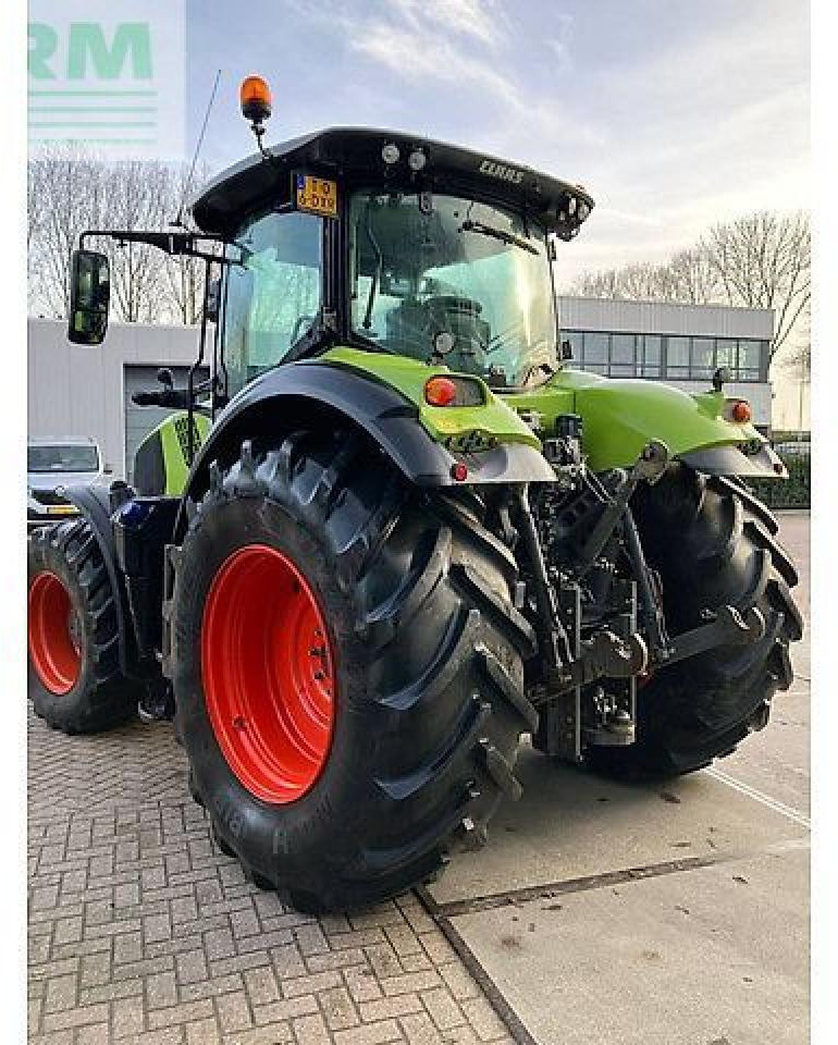 CLAAS arion 810 cmatic cis+ CMATIC CIS+ - Traktor: 3 kép. CLAAS arion 810 cmatic cis+ CMATIC CIS+ - Traktor: 3 kép.