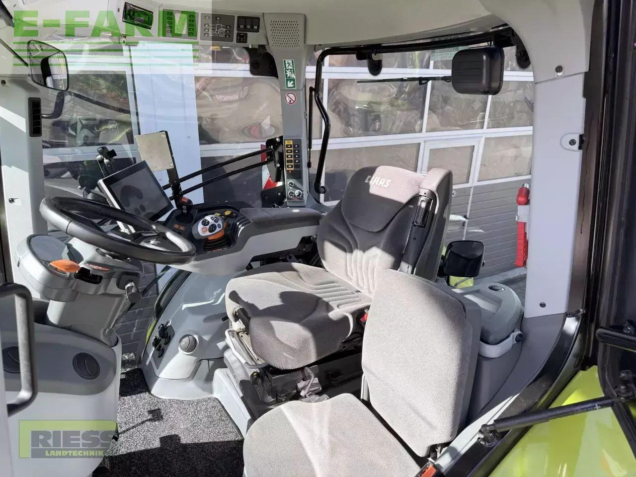 CLAAS axion 800 cebis hexashift a50 HEXASHIFT CEBIS - Traktor: 4 kép. CLAAS axion 800 cebis hexashift a50 HEXASHIFT CEBIS - Traktor: 4 kép.