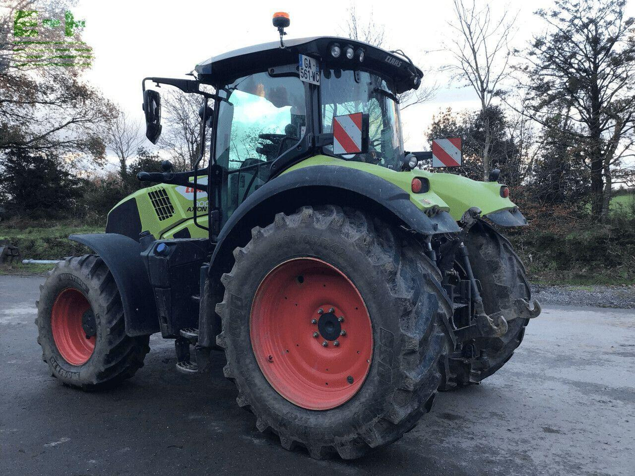 CLAAS axion 800 hexashift s5 - Traktor: 2 kép. CLAAS axion 800 hexashift s5 - Traktor: 2 kép.