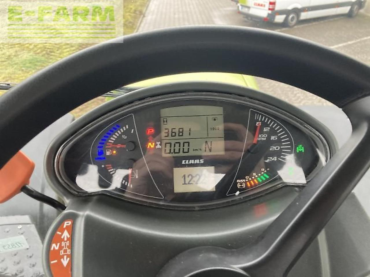 Traktor CLAAS axion 810: 12 kép.