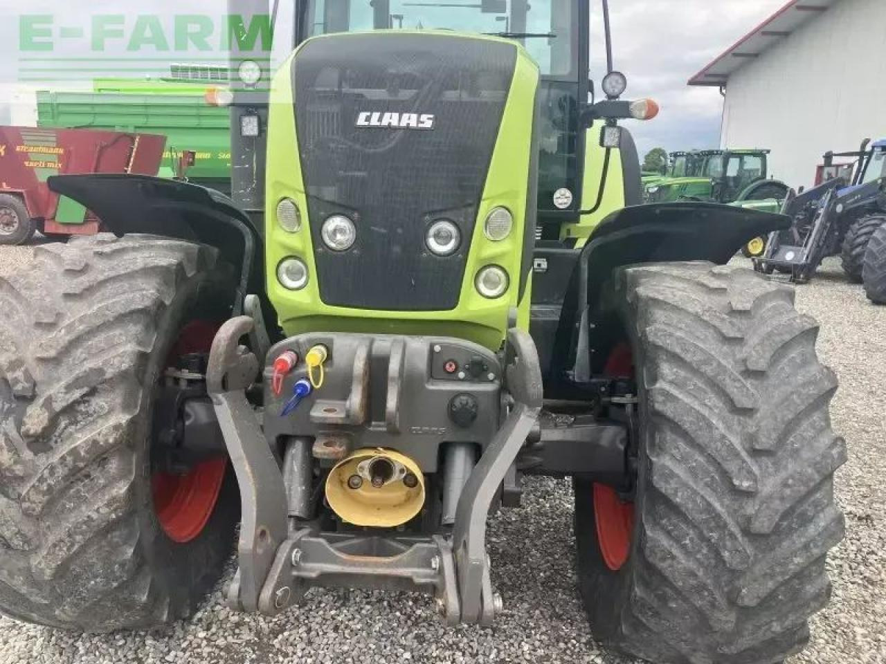 CLAAS axion 810 c-matic CMATIC - Traktor: 3 kép. CLAAS axion 810 c-matic CMATIC - Traktor: 3 kép.