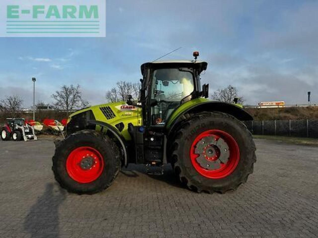 CLAAS axion 830 - Traktor: 2 kép. CLAAS axion 830 - Traktor: 2 kép.