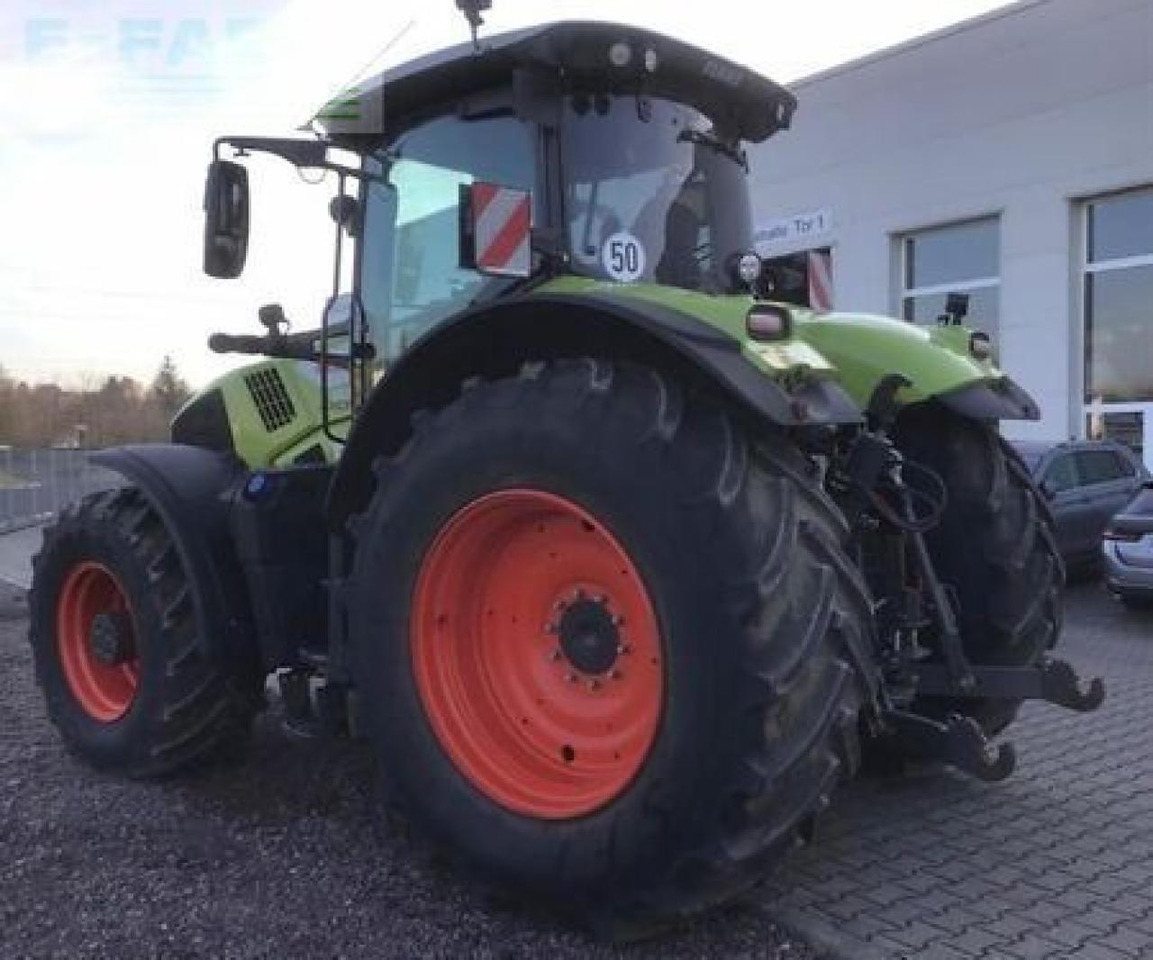 CLAAS axion 870 - Traktor: 4 kép. CLAAS axion 870 - Traktor: 4 kép.
