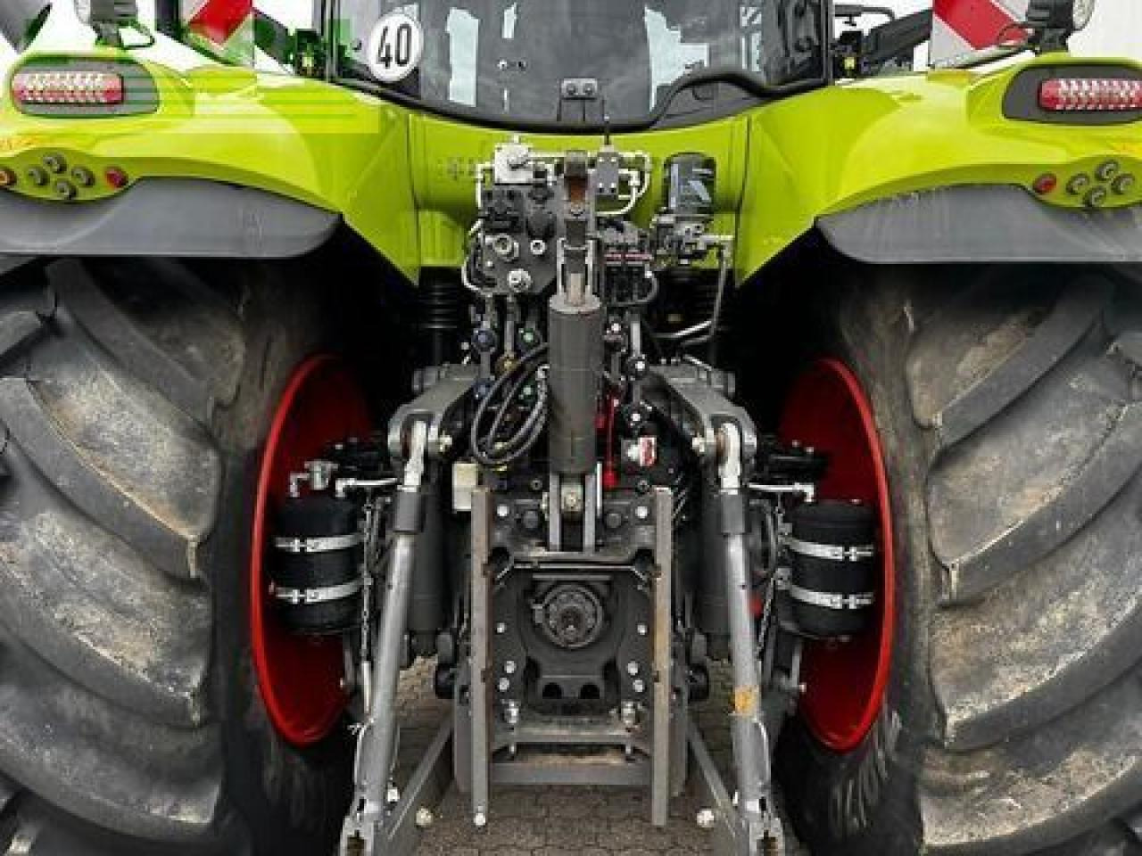 CLAAS axion 870 - Traktor: 5 kép. CLAAS axion 870 - Traktor: 5 kép.