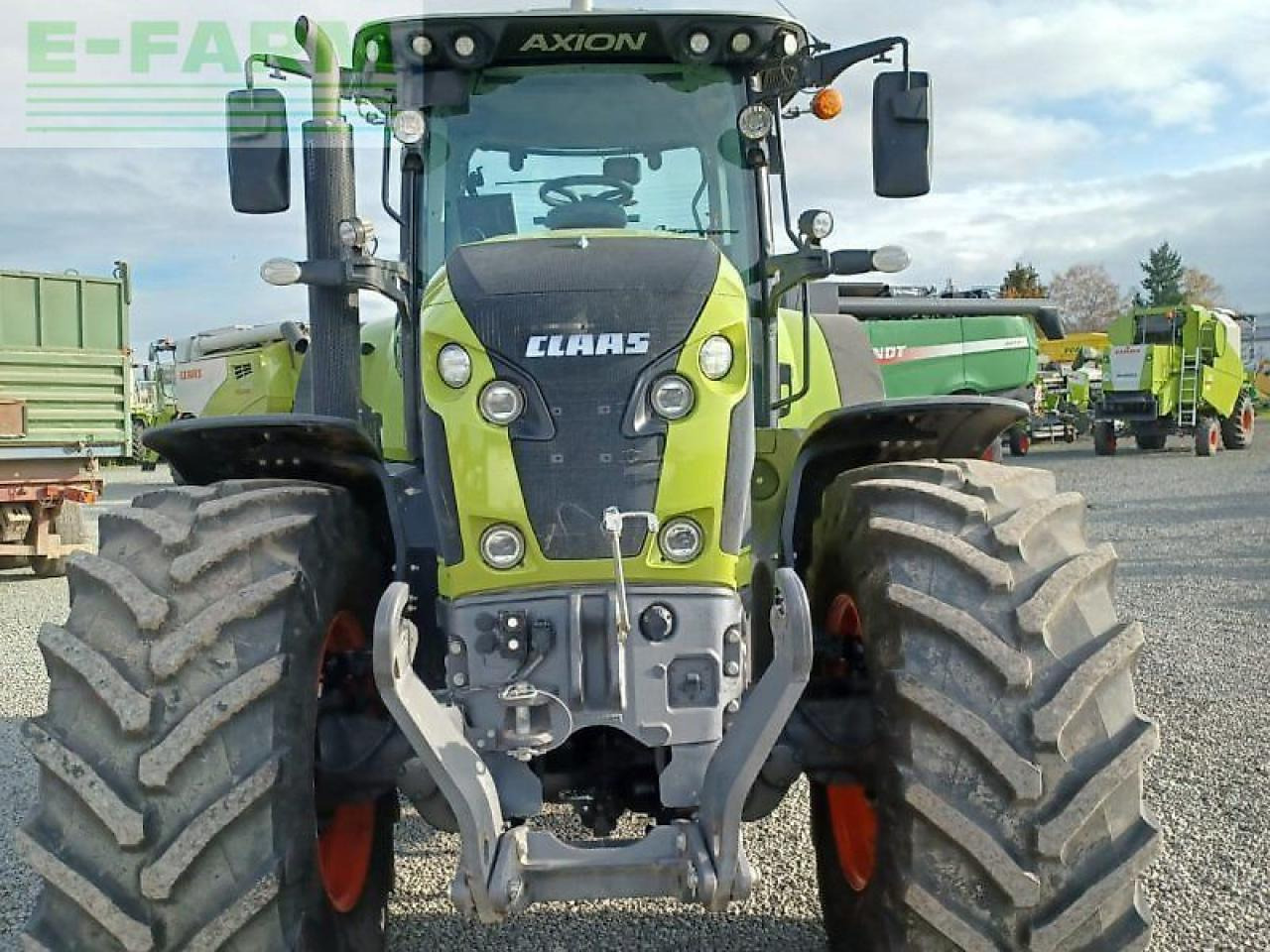 CLAAS axion 870 cmatic - Traktor: 2 kép. CLAAS axion 870 cmatic - Traktor: 2 kép.
