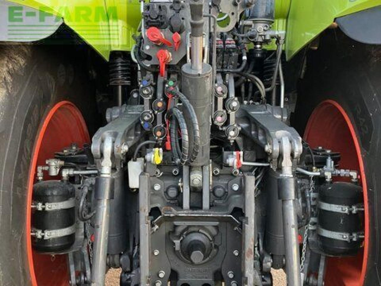 CLAAS axion 870 cmatic cebis CMATIC CEBIS - Traktor: 5 kép. CLAAS axion 870 cmatic cebis CMATIC CEBIS - Traktor: 5 kép.