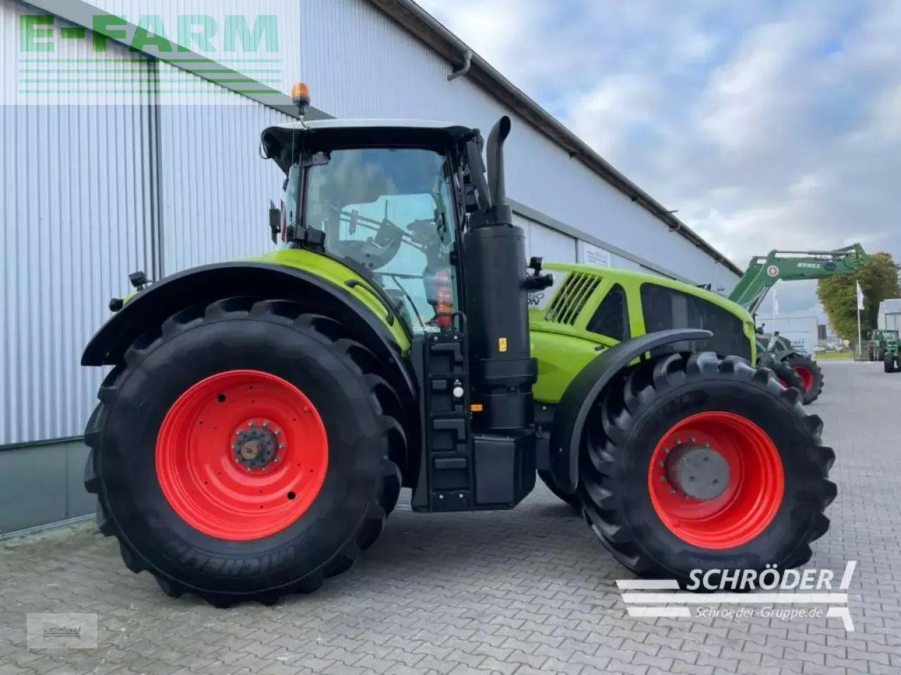 CLAAS axion 960 cmatic + maxicare + rtk - Traktor: 2 kép. CLAAS axion 960 cmatic + maxicare + rtk - Traktor: 2 kép.