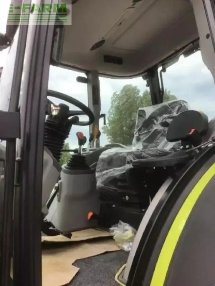 Traktor CLAAS axos 240: 8 kép.