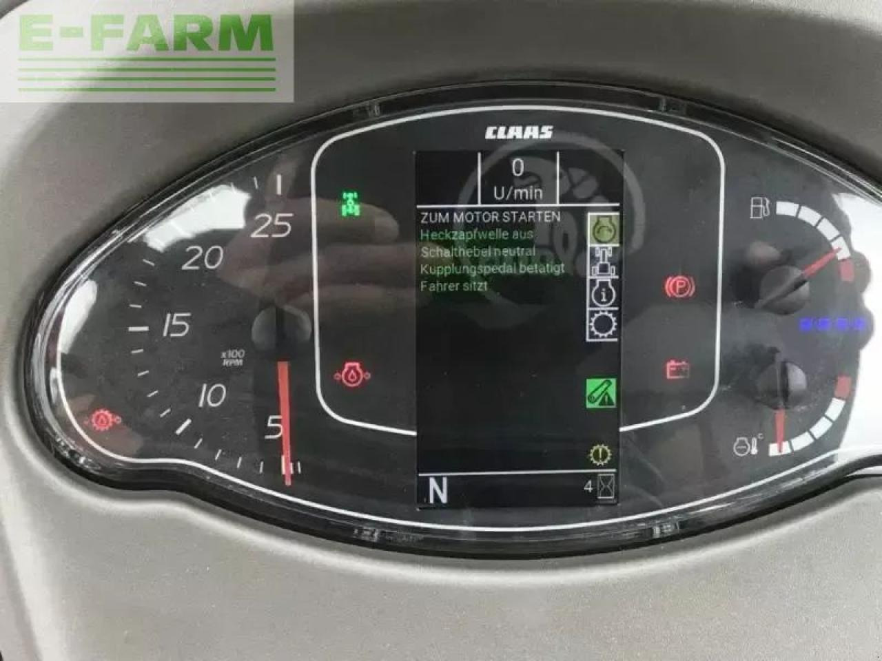 Traktor CLAAS axos 240: 10 kép.