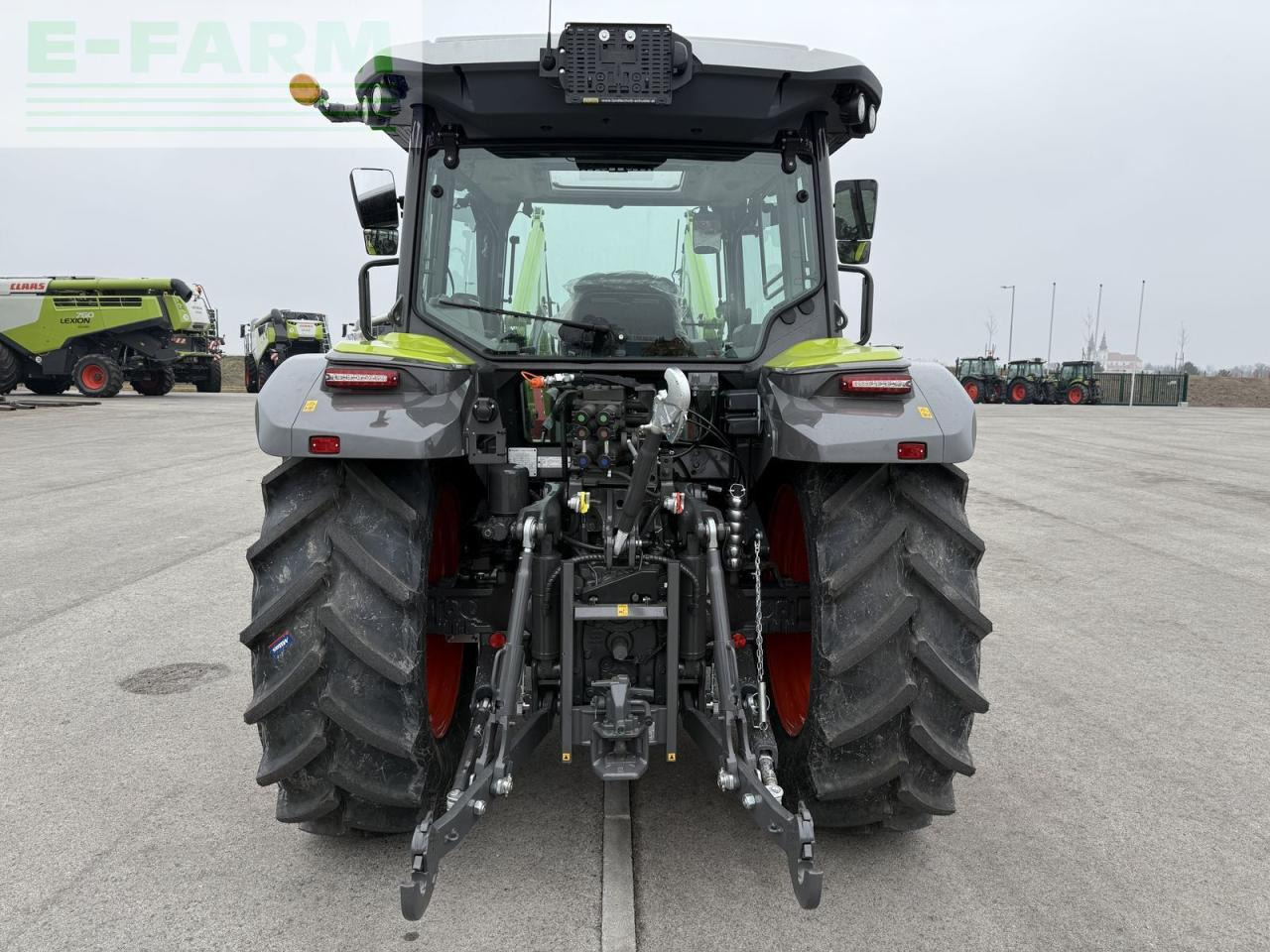 CLAAS axos 3.105 - Traktor: 4 kép. CLAAS axos 3.105 - Traktor: 4 kép.