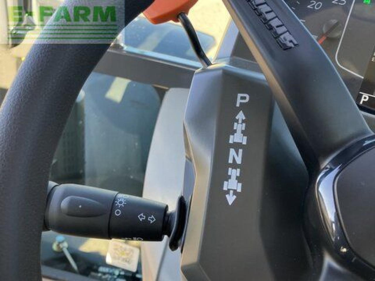 Traktor CLAAS axos 3.95 comfort: 20 kép. Traktor CLAAS axos 3.95 comfort: 20 kép.