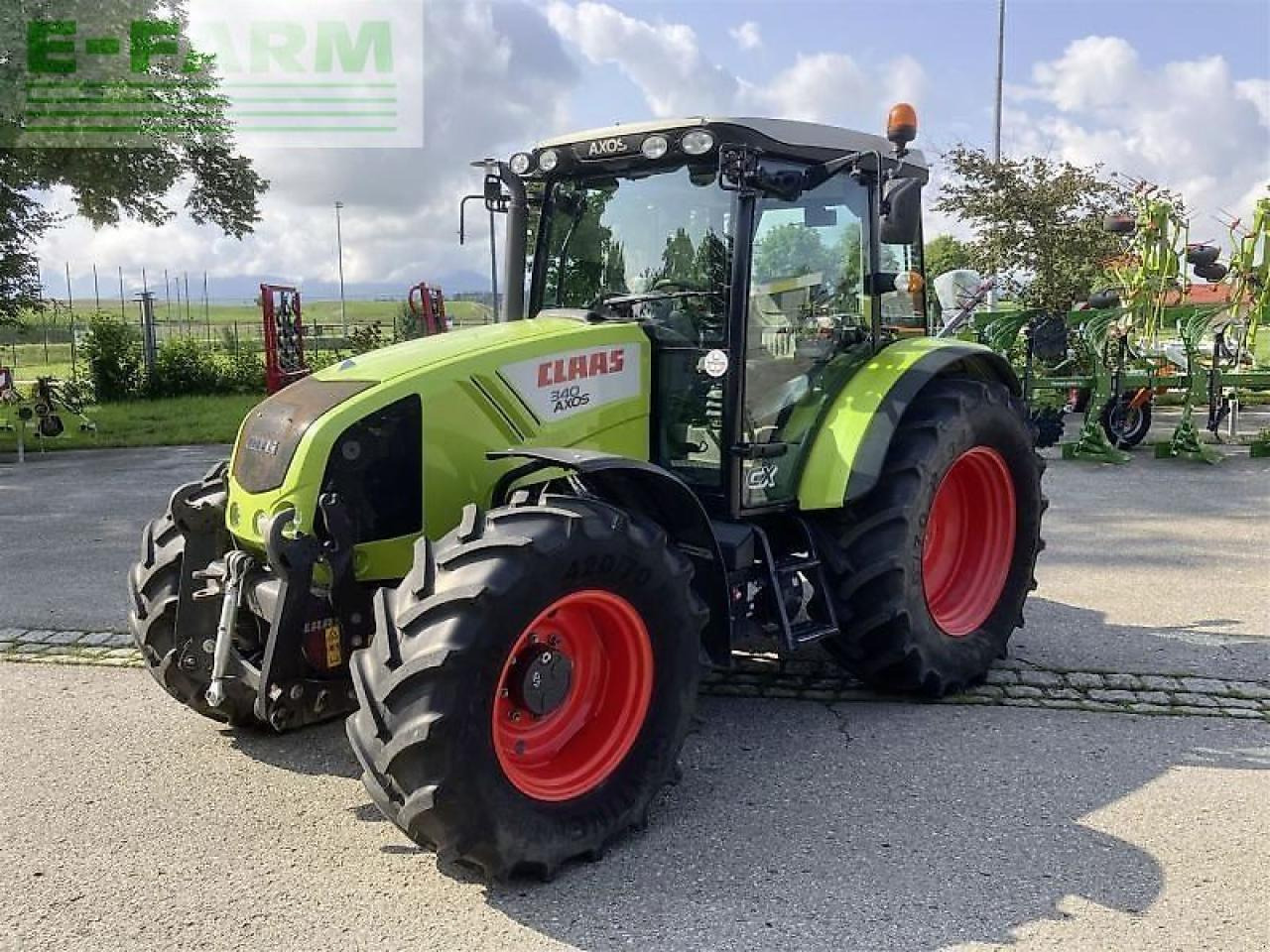 CLAAS axos 340 cx CX - Traktor: 4 kép. CLAAS axos 340 cx CX - Traktor: 4 kép.