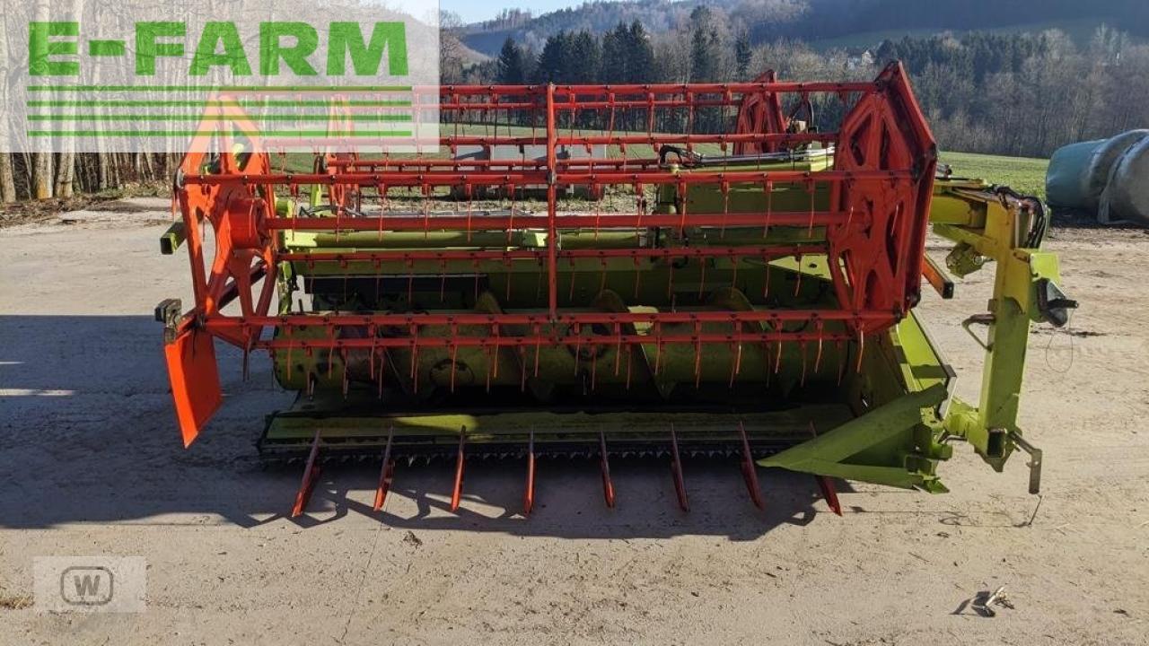 CLAAS c 540 - Kombájn adapter: 2 kép. CLAAS c 540 - Kombájn adapter: 2 kép.