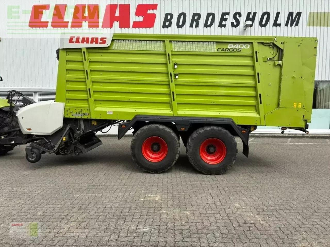 CLAAS cargos 8400 - Rendfelszedő: 1 kép. CLAAS cargos 8400 - Rendfelszedő: 1 kép.
