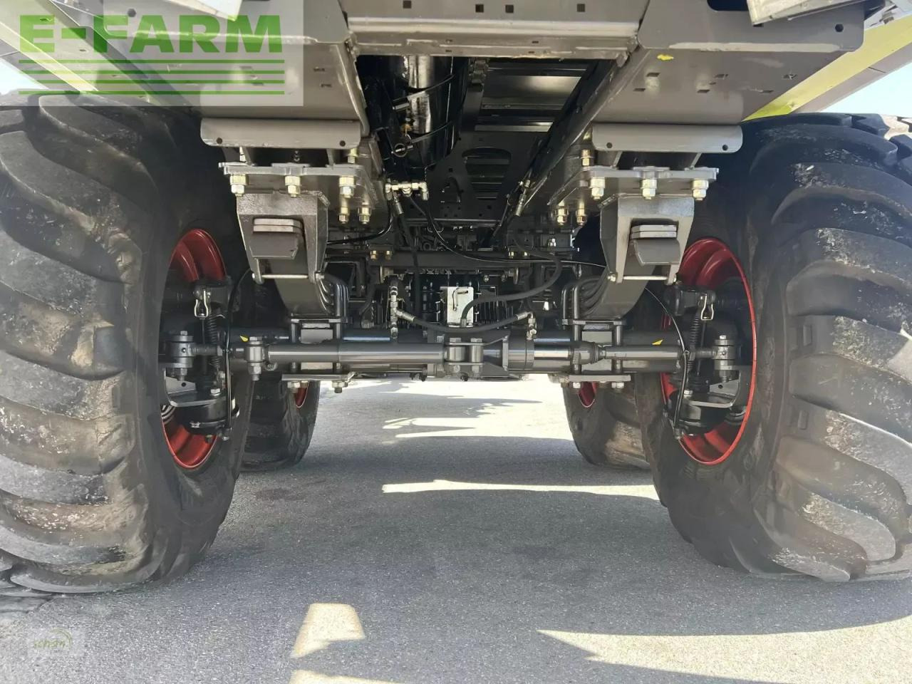 CLAAS cargos 8400 im topzustand - mit nur 1.707 fuhren !! - Rendfelszedő: 4 kép. CLAAS cargos 8400 im topzustand - mit nur 1.707 fuhren !! - Rendfelszedő: 4 kép.