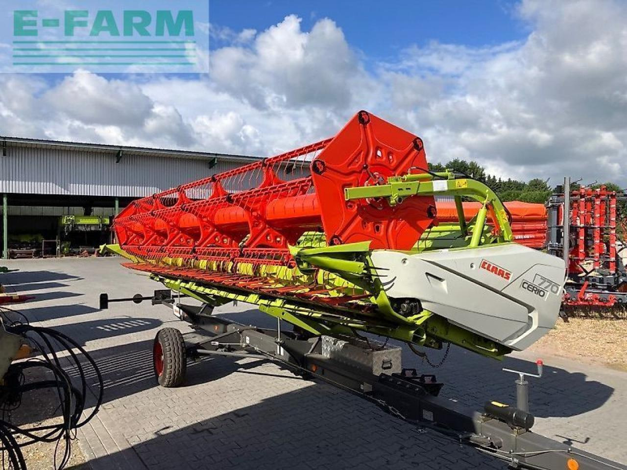 CLAAS cerio 770 - Takarmánybetakarító gép: 1 kép. CLAAS cerio 770 - Takarmánybetakarító gép: 1 kép.