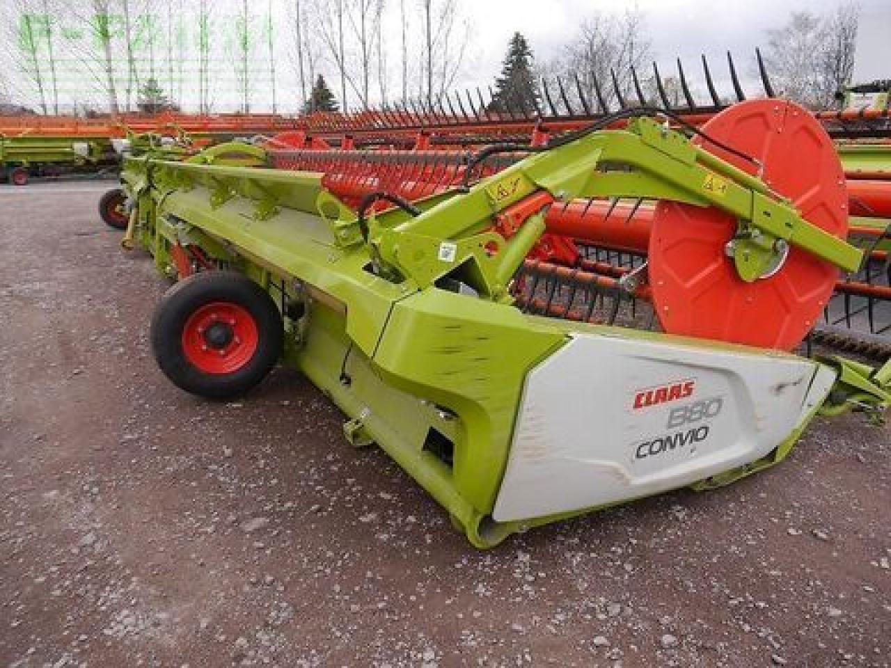 CLAAS convio 1380 - Kombájn adapter: 3 kép. CLAAS convio 1380 - Kombájn adapter: 3 kép.