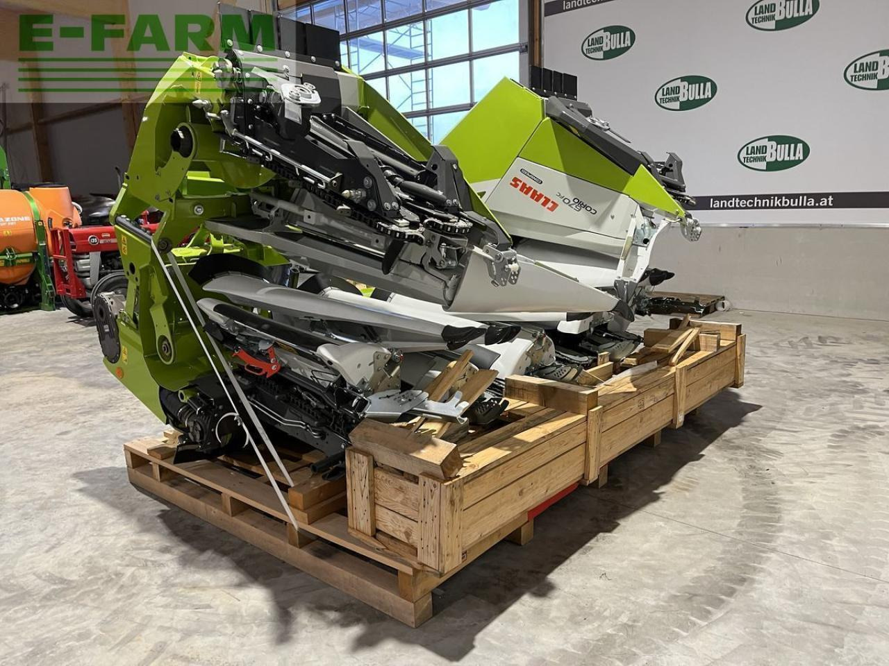 CLAAS corio 670 fc conspeed - 6 reihen - Takarmánybetakarító gép: 1 kép. CLAAS corio 670 fc conspeed - 6 reihen - Takarmánybetakarító gép: 1 kép.