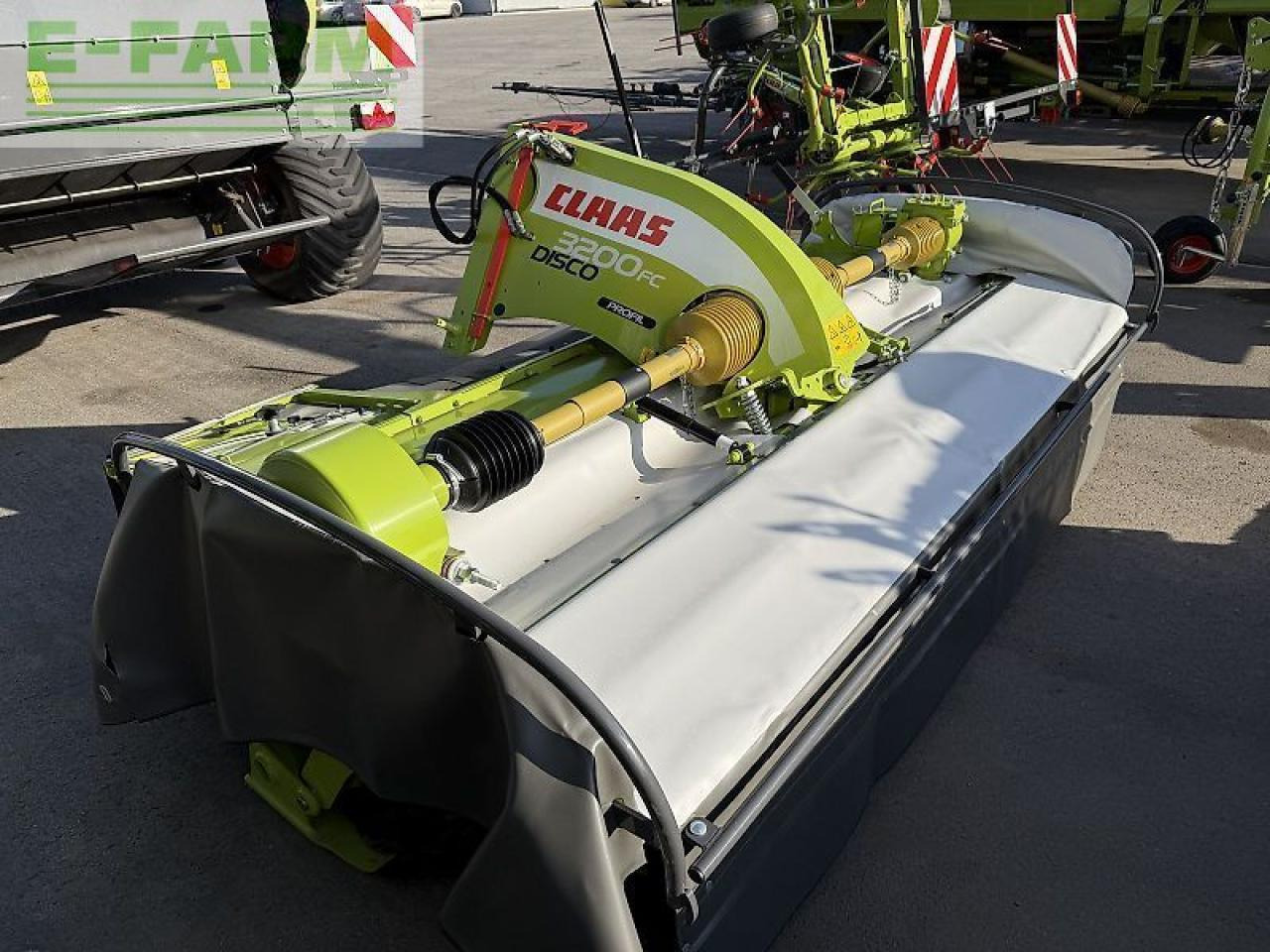 CLAAS disco 3200 fc profil - Fűkasza: 1 kép. CLAAS disco 3200 fc profil - Fűkasza: 1 kép.