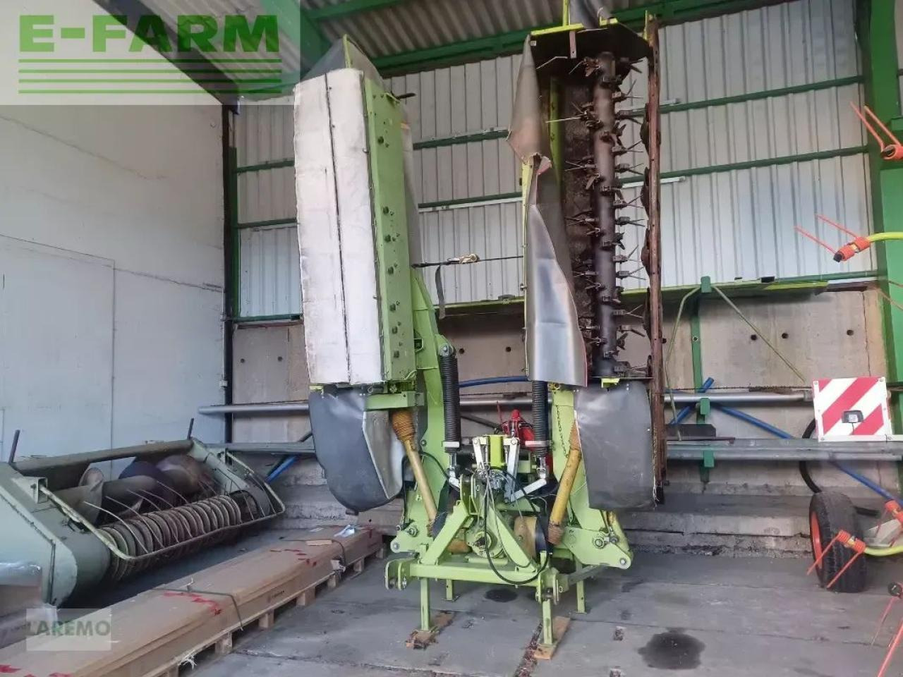 CLAAS disco 8550 c plus rüfa - Fűkasza: 1 kép. CLAAS disco 8550 c plus rüfa - Fűkasza: 1 kép.